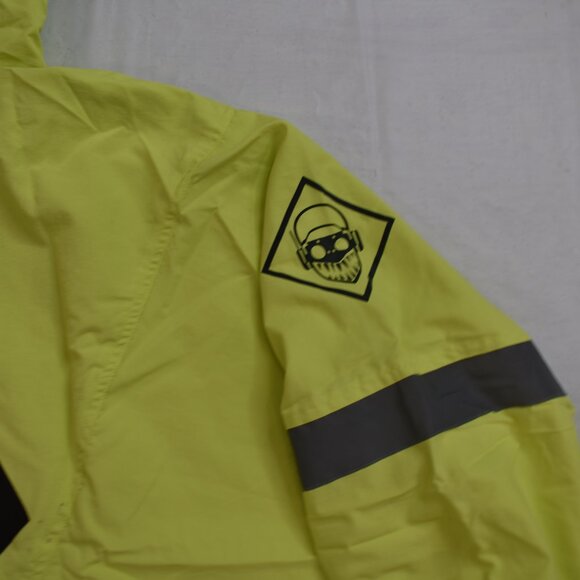 Graph Mens EA Apex Legends Mens Neon Green Reflective Hooded Jacket New - Picture 4 of 9